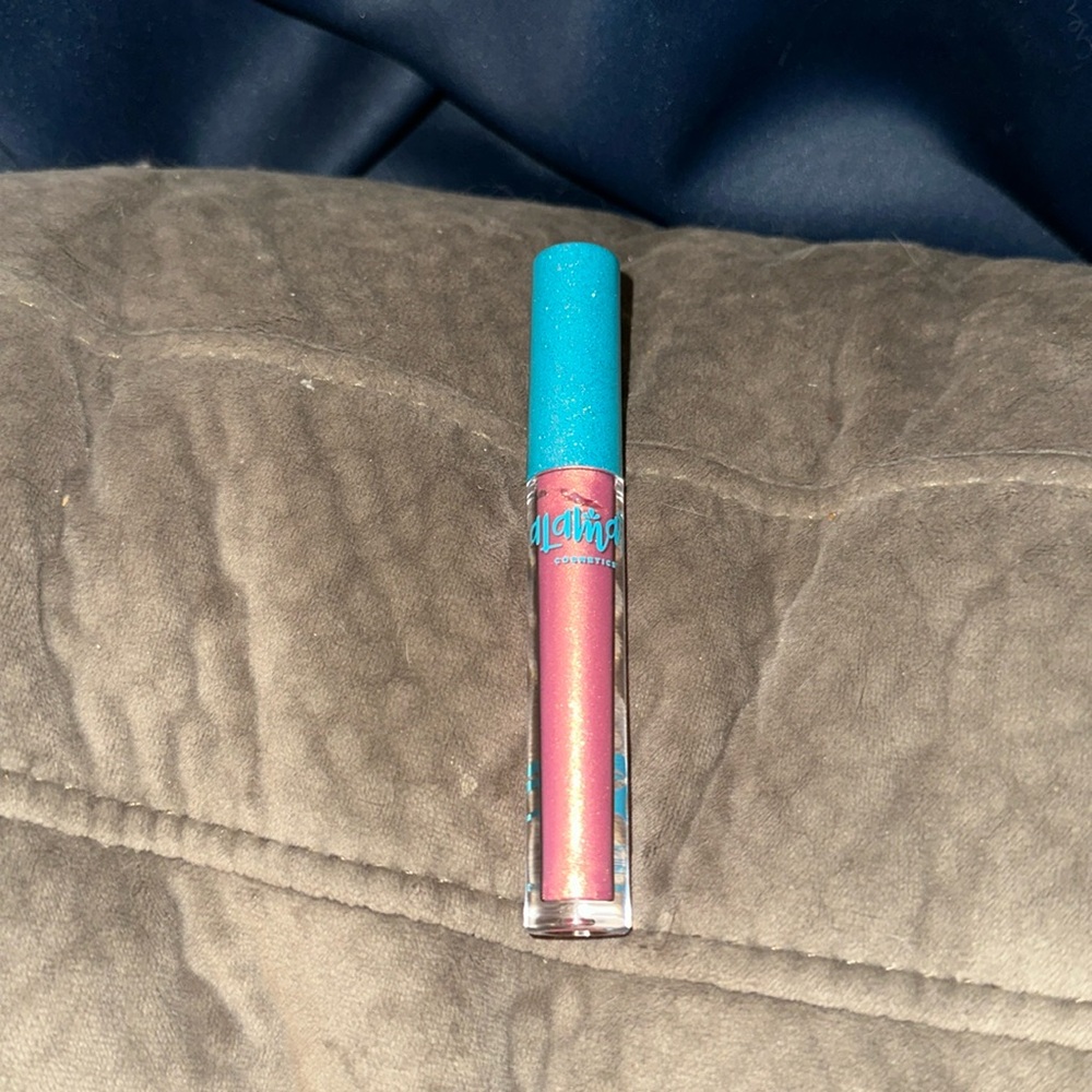 Alamar Cosmetics Mother of Pearl Lip Gloss in Shade Sirenita